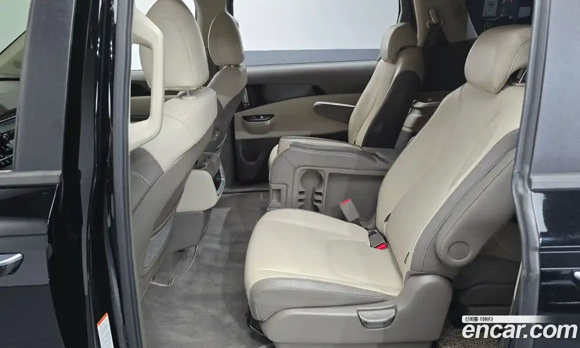 Kia Carnival 2023 2.2 автомат (гидро), фото 16