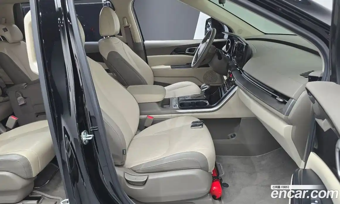 Kia Carnival 2023 2.2 автомат (гидро), фото 17