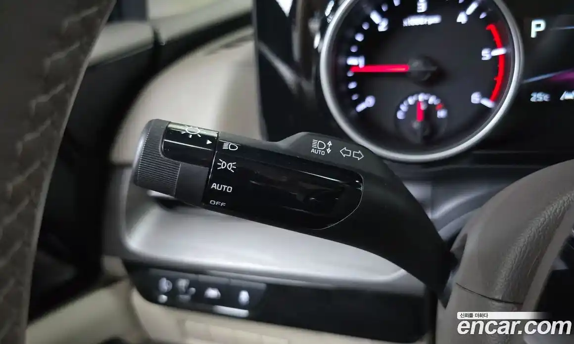 Kia Carnival 2023 2.2 автомат (гидро), фото 23