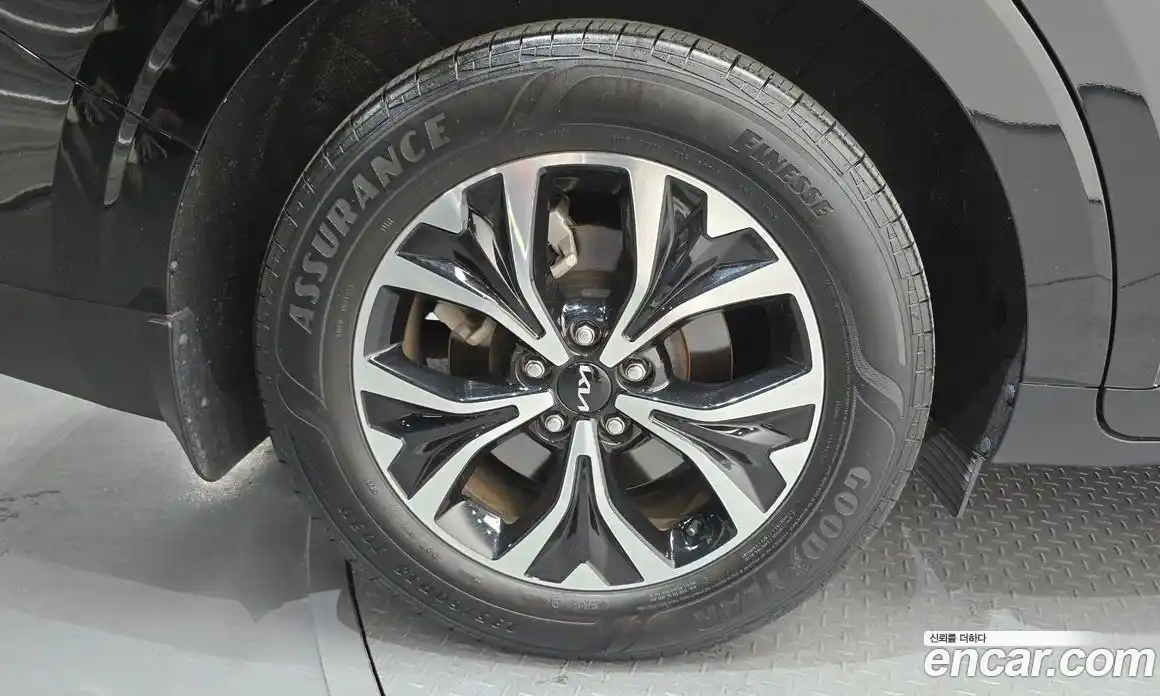 Kia Carnival 2023 2.2 автомат (гидро), фото 5