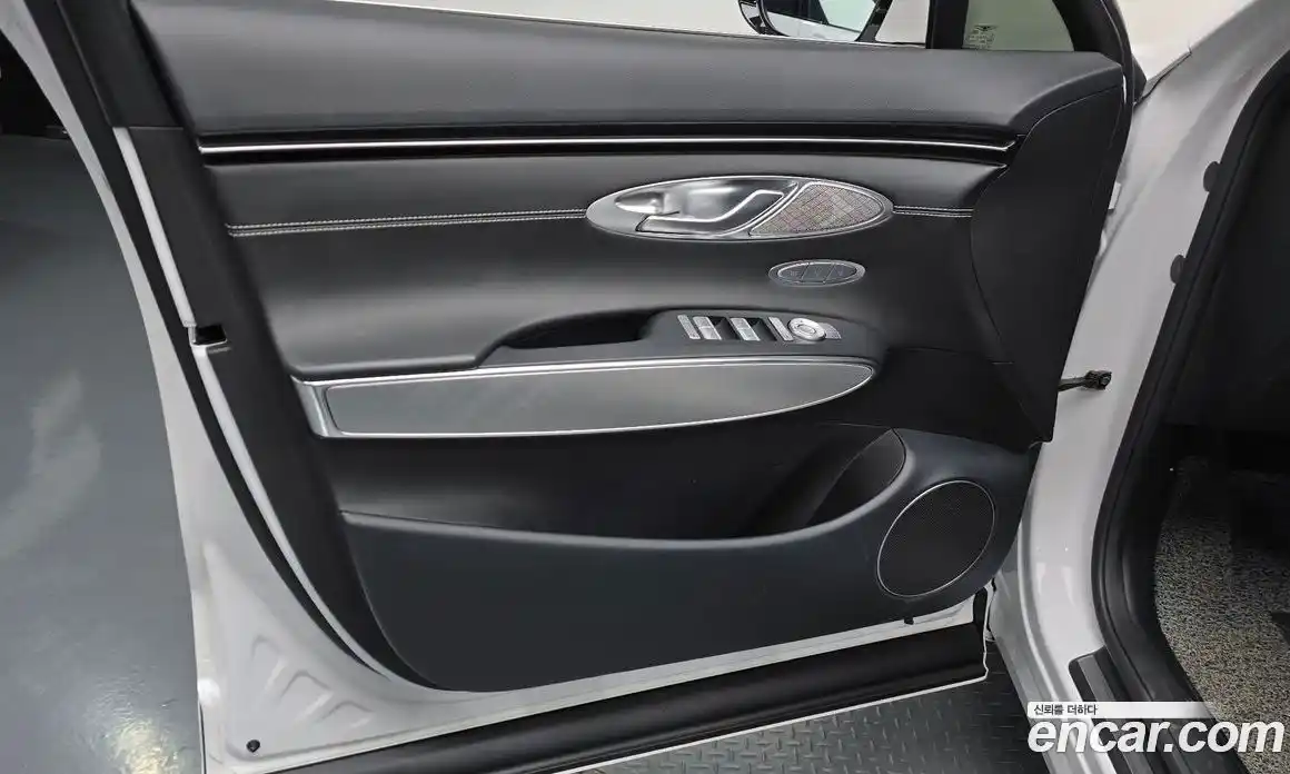 Genesis GV70 2022 0.1 автомат (гидро), фото 14