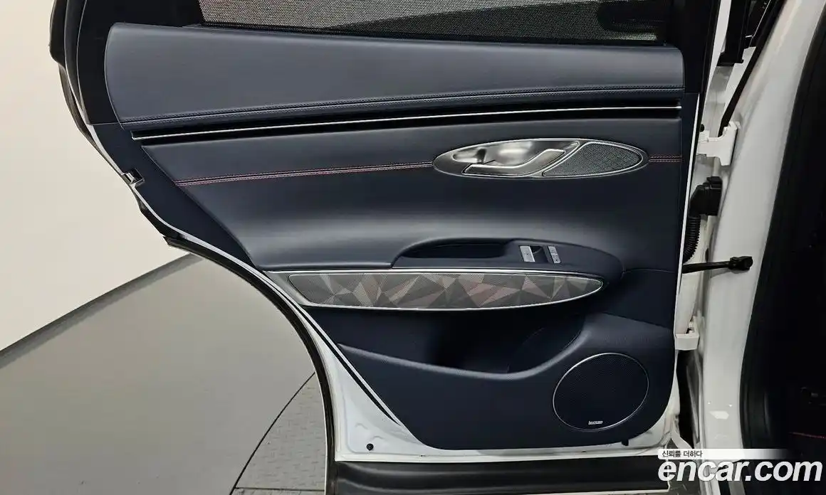Genesis GV70 2022 2.5 автомат (гидро), фото 15