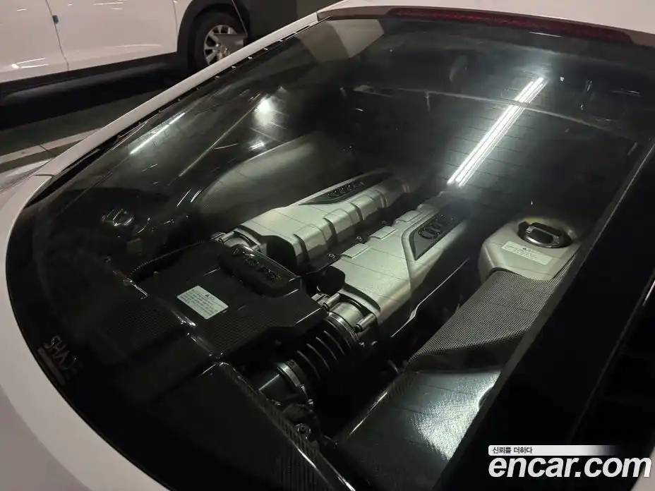Audi R8 2015 5.2 автомат (гидро), фото 13