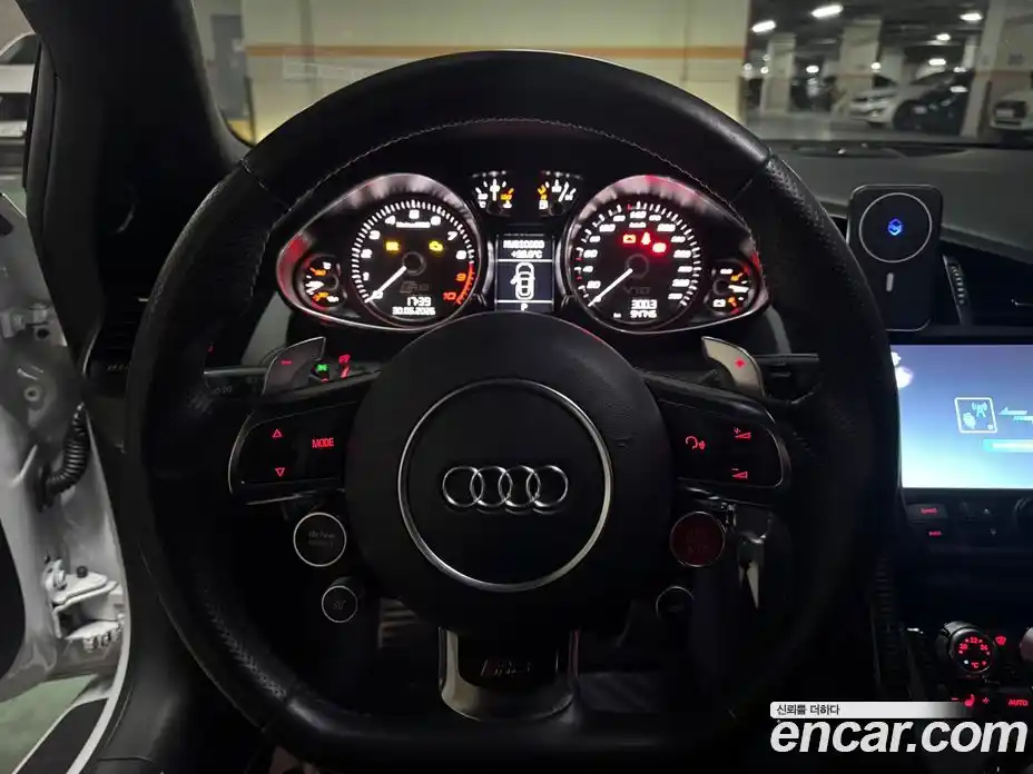 Audi R8 2015 5.2 автомат (гидро), фото 14