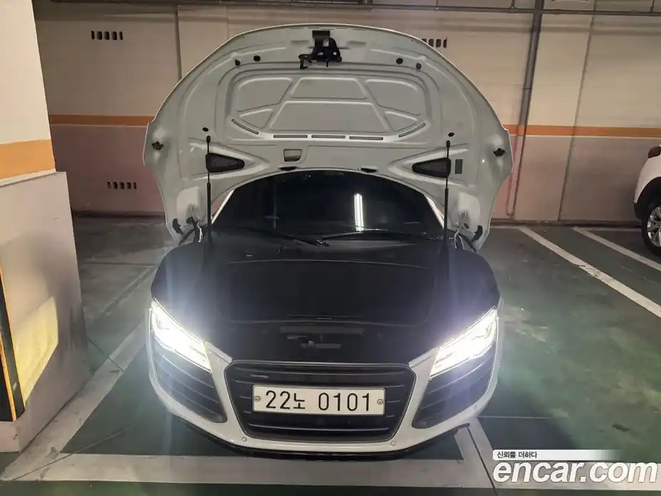 Audi R8 2015 5.2 автомат (гидро), фото 16
