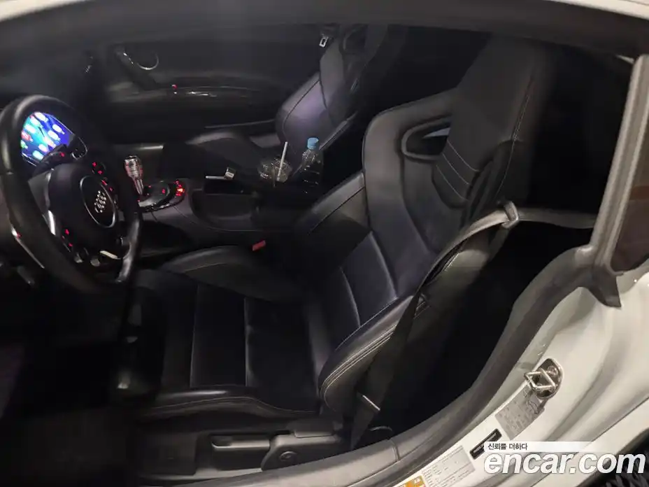 Audi R8 2015 5.2 автомат (гидро), фото 8