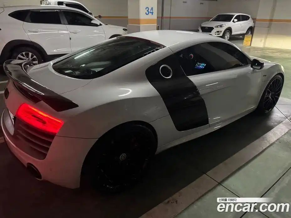 Audi R8 2015 5.2 автомат (гидро), фото 10