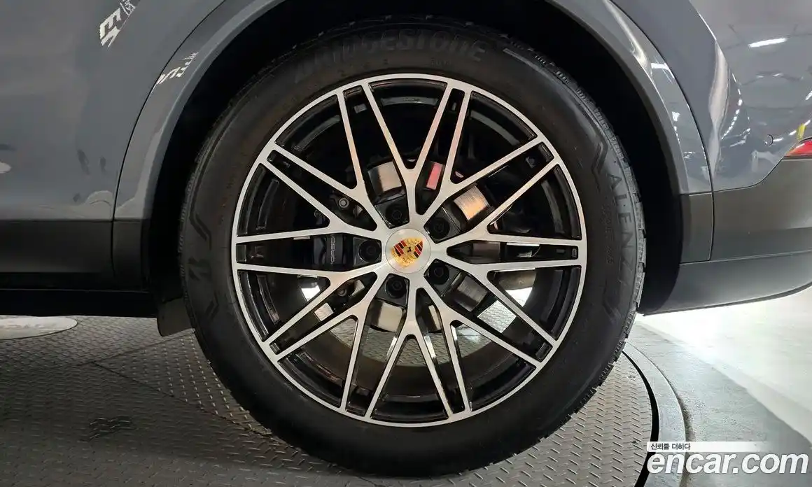Porsche Cayenne 2024 3.0 автомат (гидро), фото 7