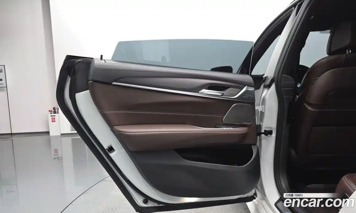 BMW 6 серия 2022 2.0 автомат (гидро), фото 14