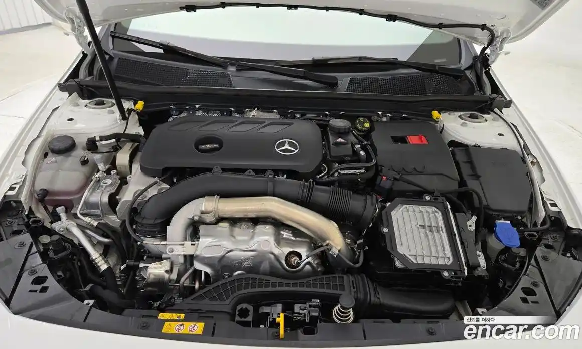 Mercedes-Benz A-Class 2025 2.0 гидро, фото 6