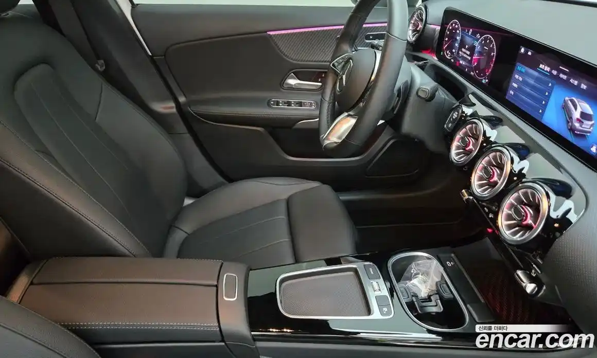 Mercedes-Benz A-Class 2025 2.0 гидро, фото 9