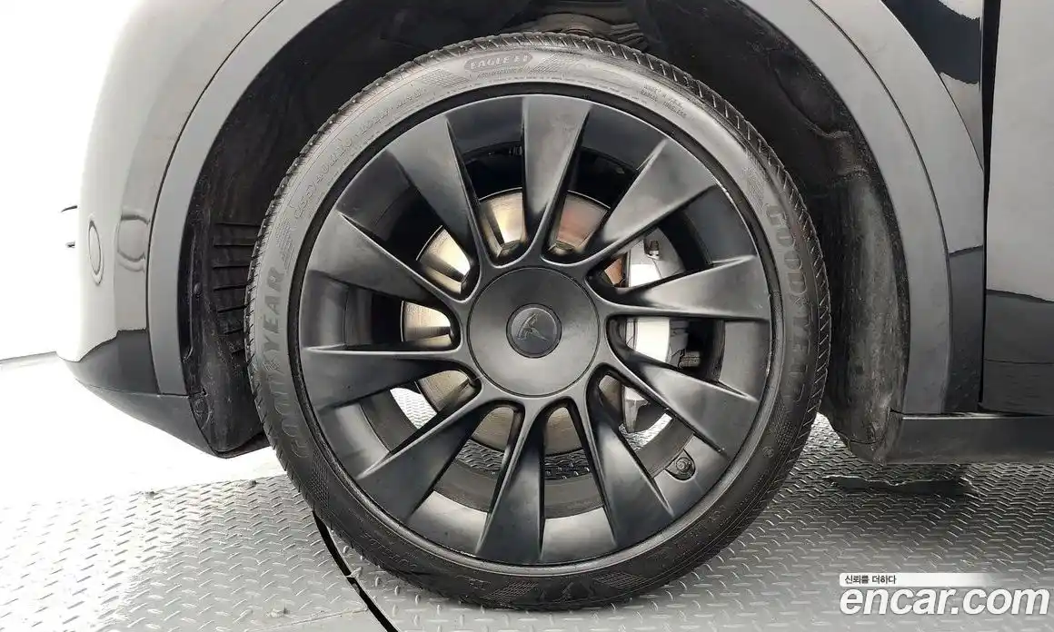 Tesla Model Y 2023 0.2 автомат (гидро), фото 5 Tesla Model Y 2023 0.2 автомат (гидро), фото 5