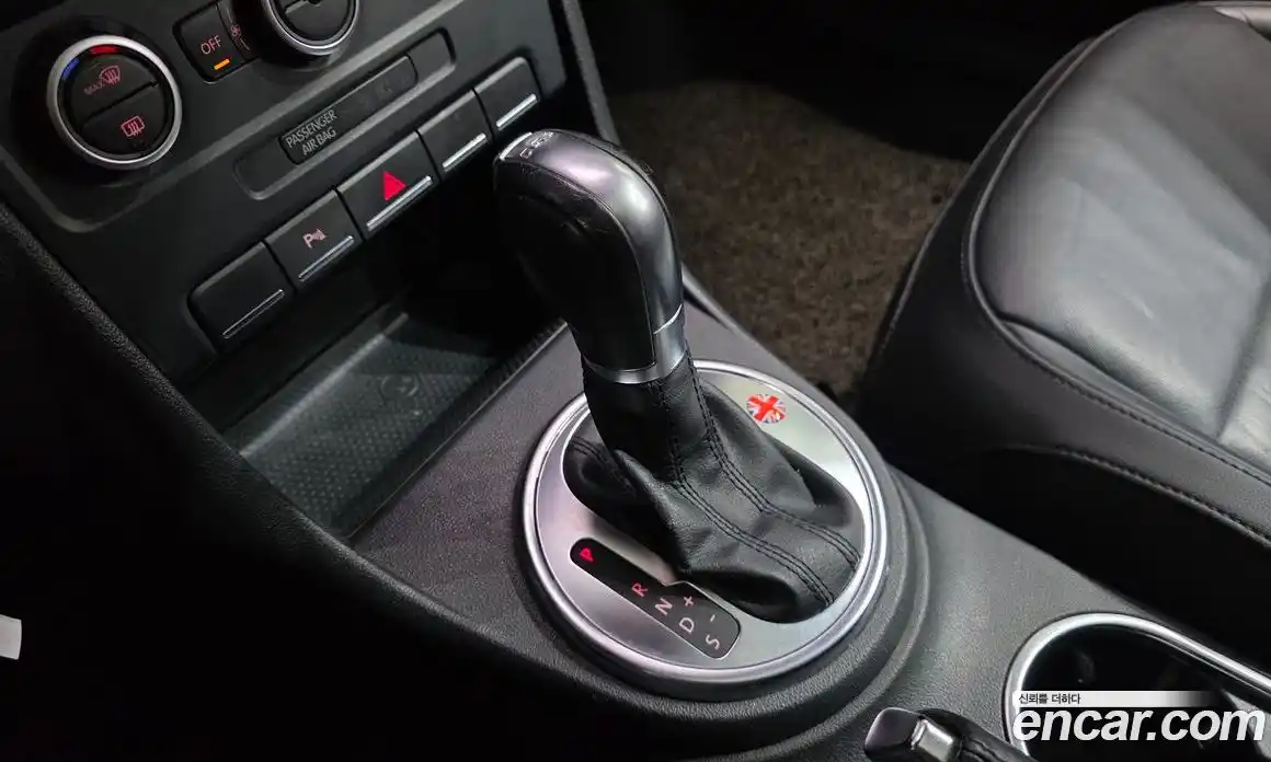 Volkswagen Beatle 2013 2.0 автомат (гидро), фото 9