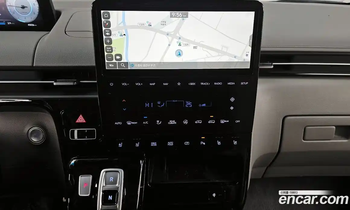 Hyundai Staria 2023 2.2 автомат (гидро), фото 14