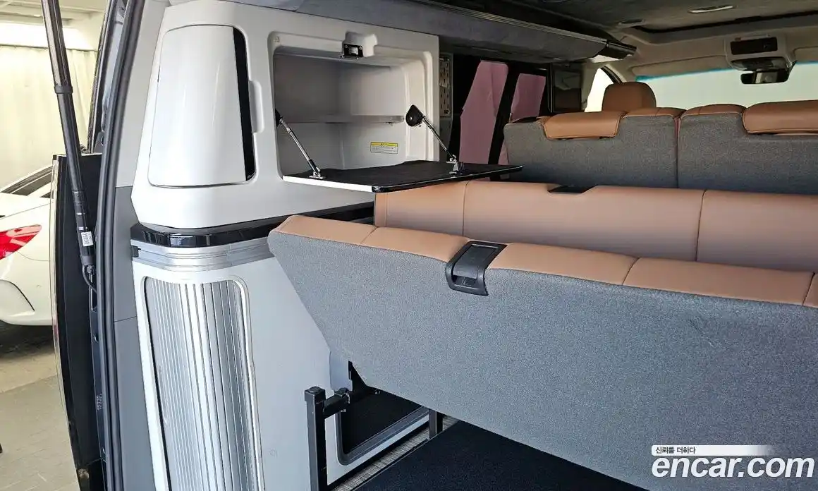 Hyundai Staria 2023 2.2 автомат (гидро), фото 19