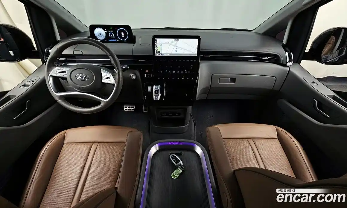 Hyundai Staria 2023 2.2 автомат (гидро), фото 7