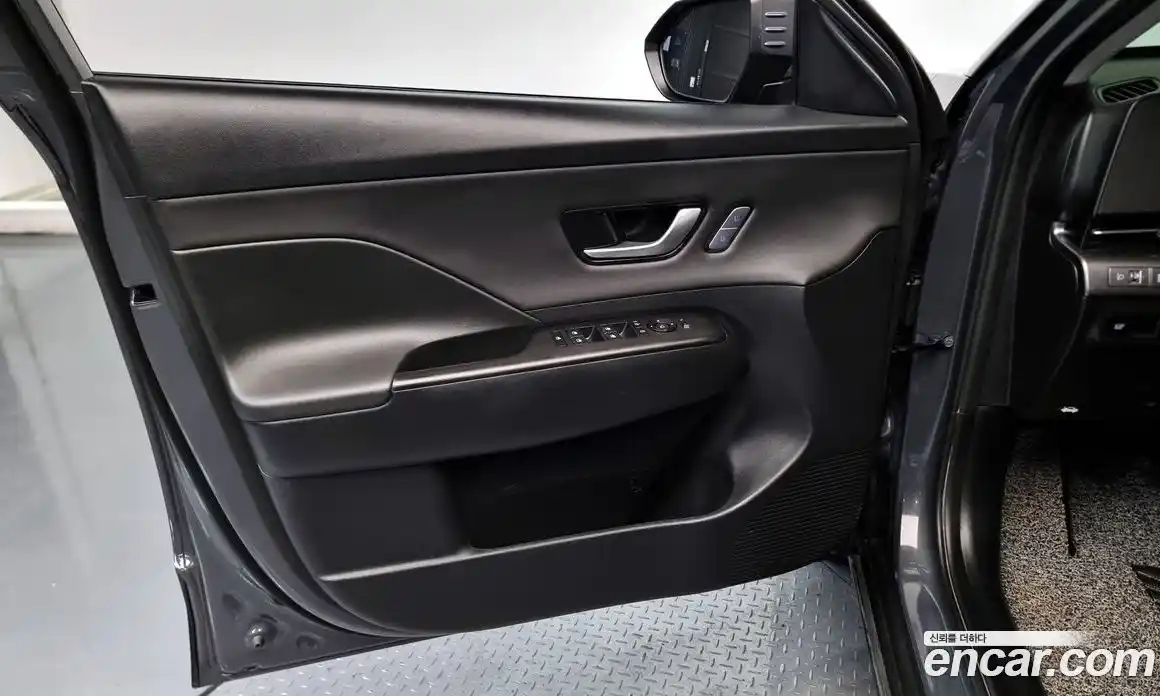 Hyundai Kona 2023 1.6 автомат (гидро), фото 14
