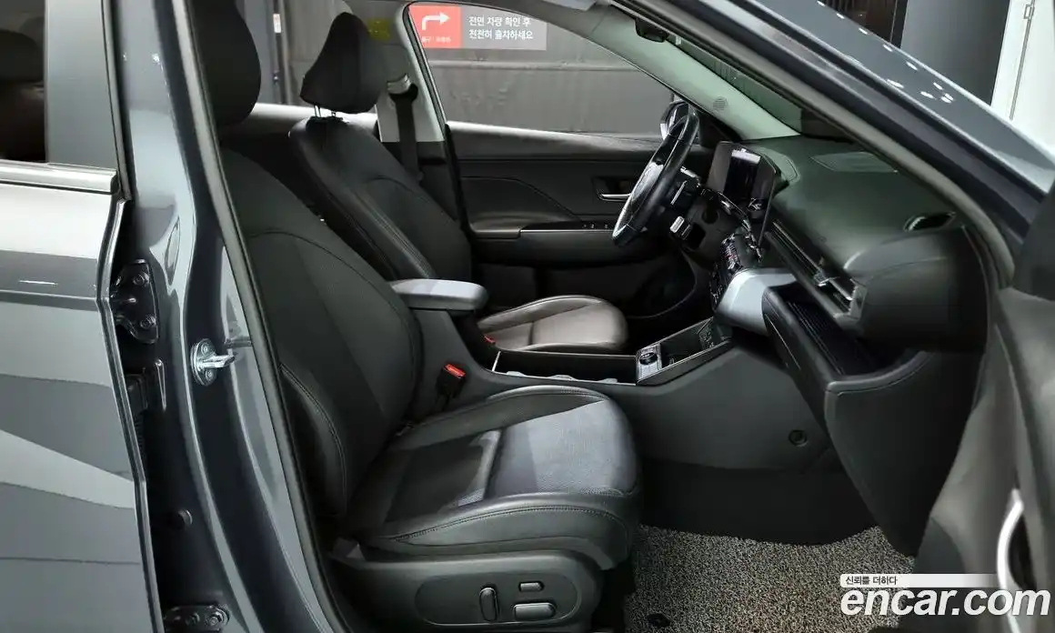 Hyundai Kona 2023 1.6 автомат (гидро), фото 16