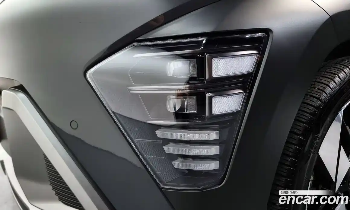 Hyundai Kona 2023 1.6 автомат (гидро), фото 8