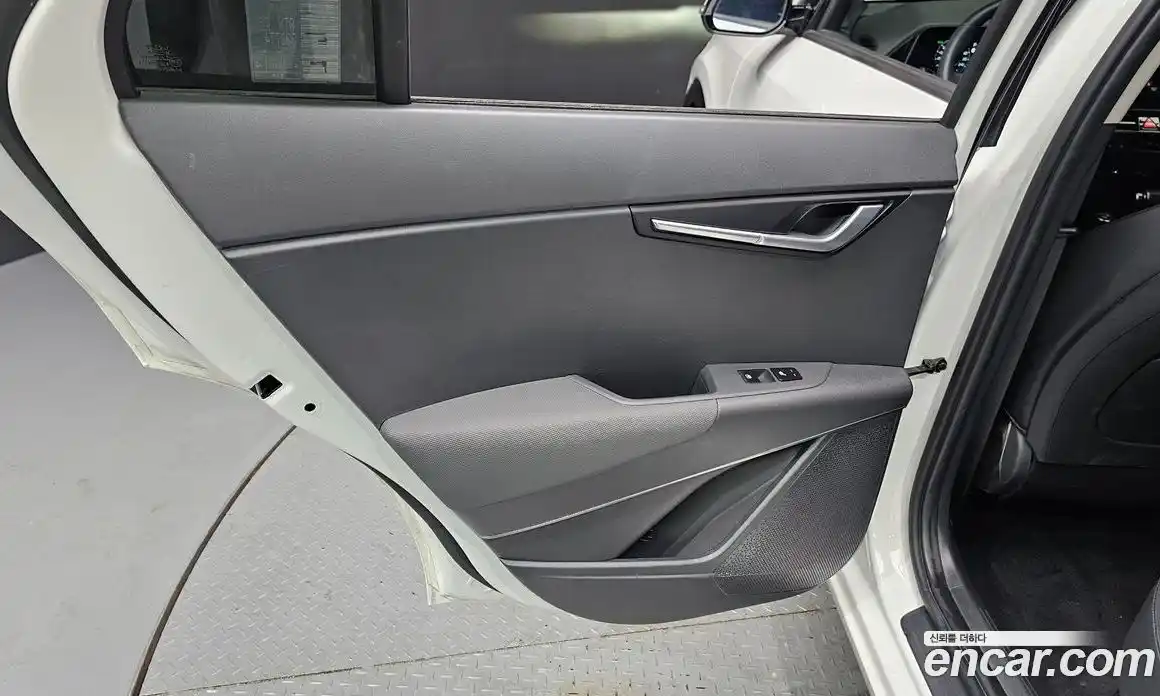 Kia Niro 2022 1.6 автомат (гидро), фото 15