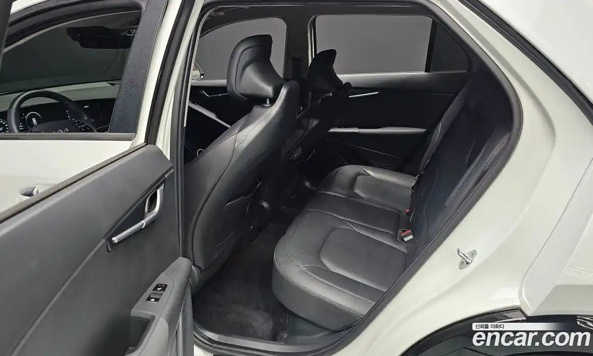 Kia Niro 2022 1.6 автомат (гидро), фото 16