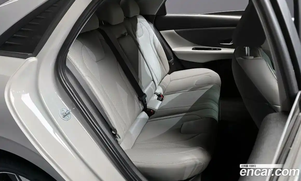 Hyundai Avante 2020 1.6 автомат (гидро), фото 11