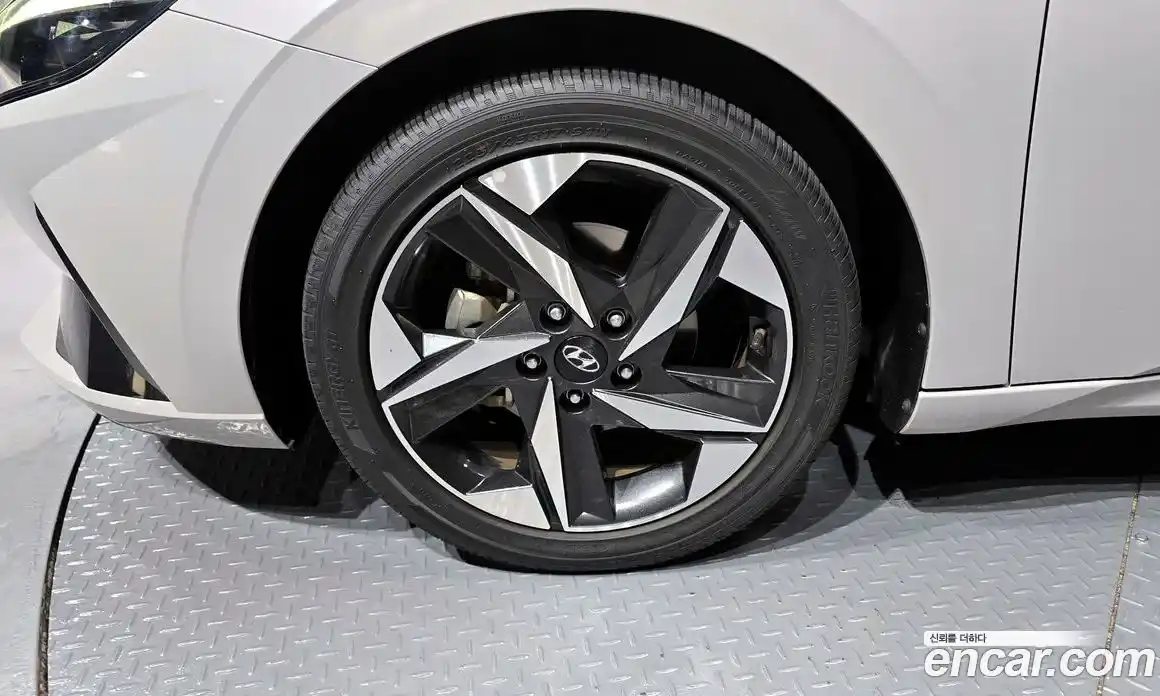 Hyundai Avante 2020 1.6 автомат (гидро), фото 5