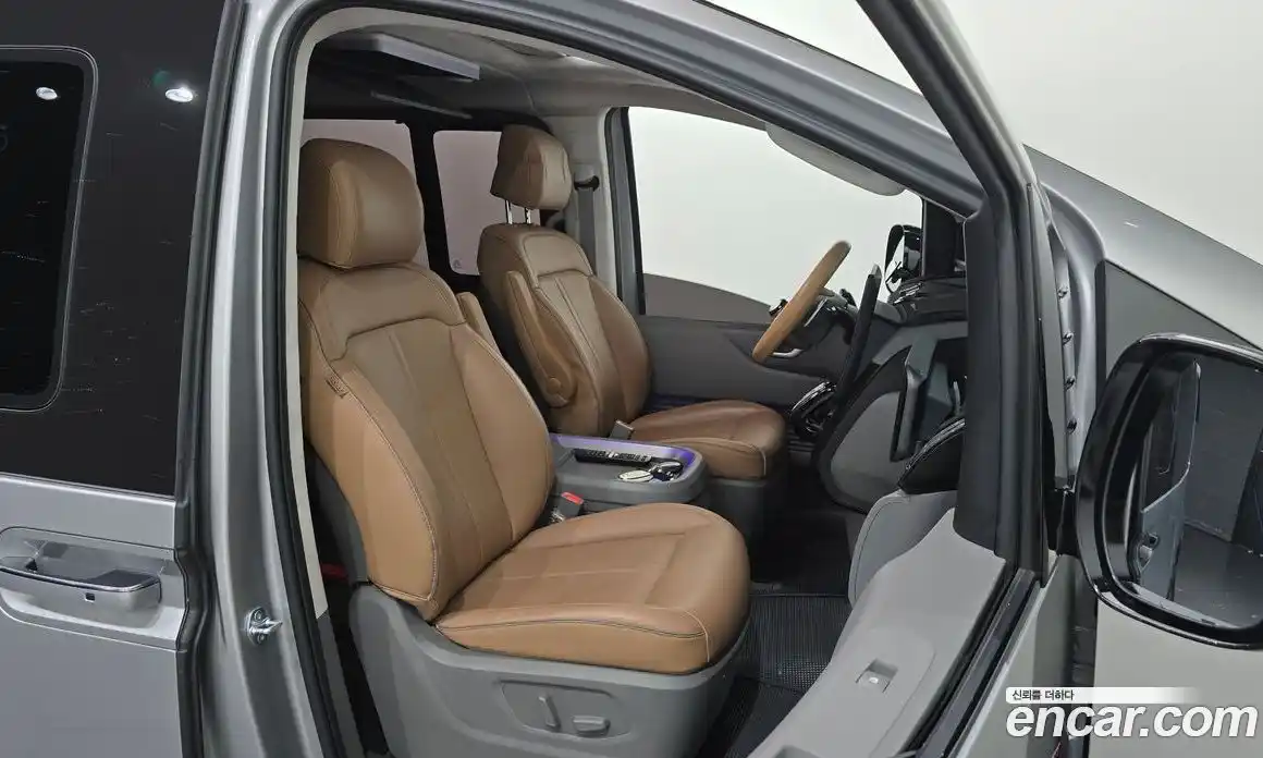 Hyundai Staria 2024 2.2 автомат (гидро), фото 12