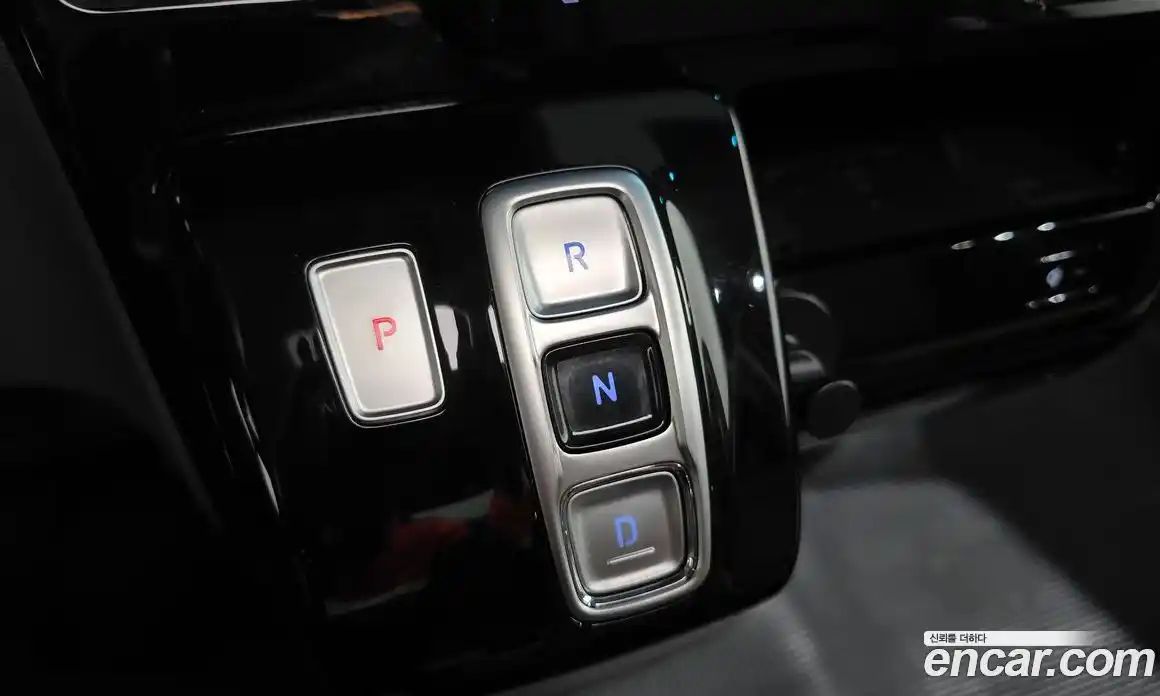 Hyundai Staria 2024 2.2 автомат (гидро), фото 9