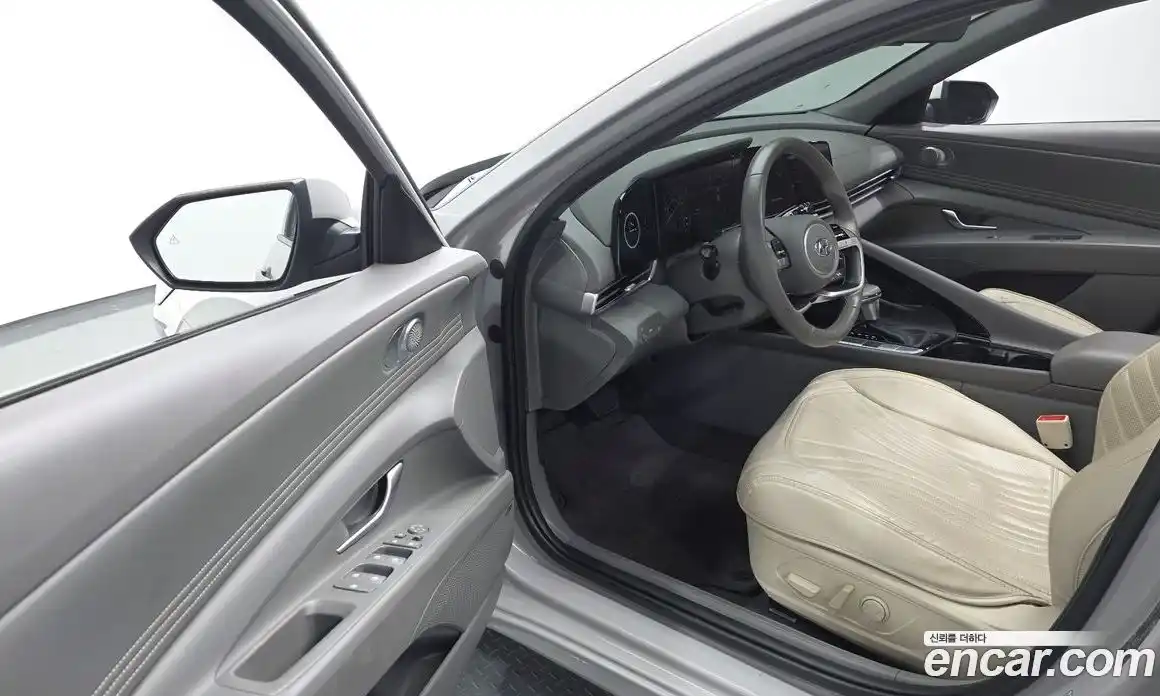 Hyundai Avante 2022 1.6 автомат (гидро), фото 13