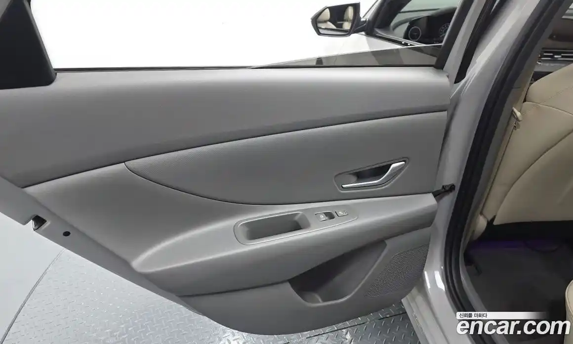Hyundai Avante 2022 1.6 автомат (гидро), фото 15