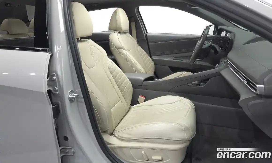 Hyundai Avante 2022 1.6 автомат (гидро), фото 18