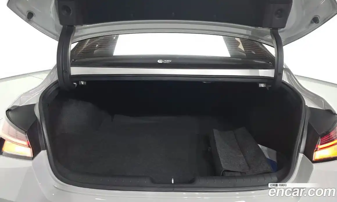 Hyundai Avante 2022 1.6 автомат (гидро), фото 26