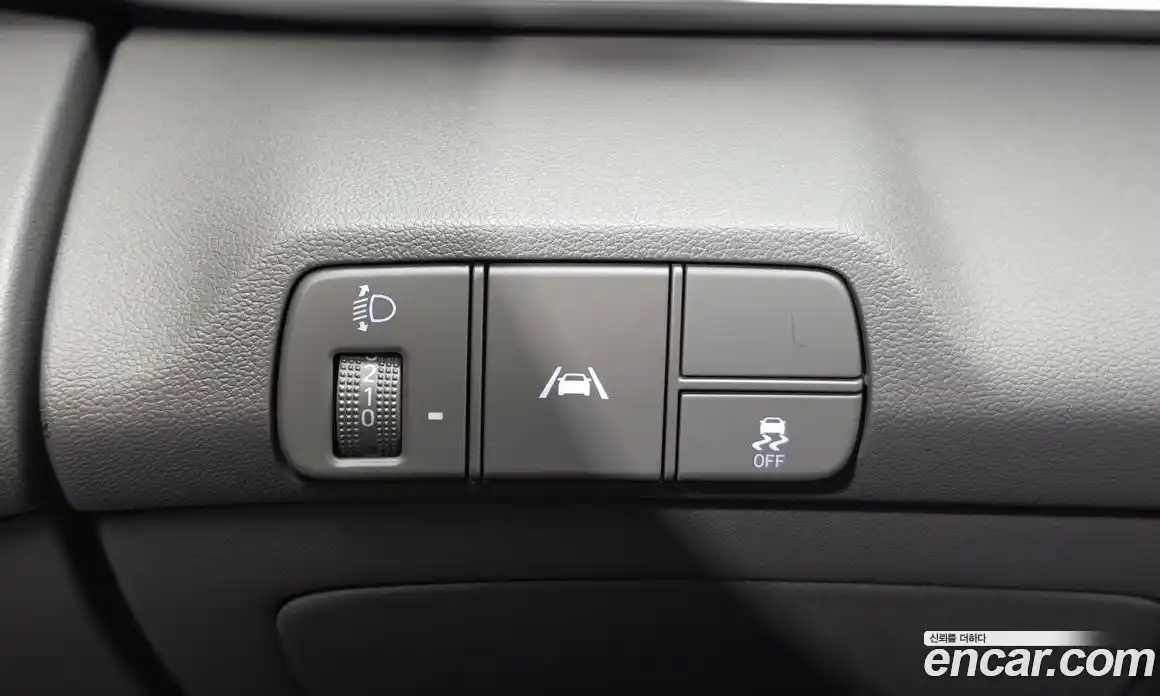 Hyundai Avante 2022 1.6 автомат (гидро), фото 32