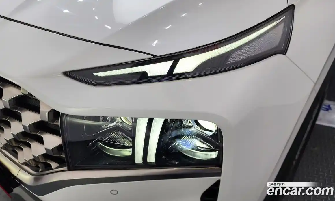 Hyundai Santa Fe 2023 2.2 автомат (гидро), фото 8