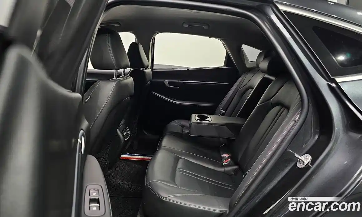 Hyundai Sonata 2024 1.6 автомат (гидро), фото 11