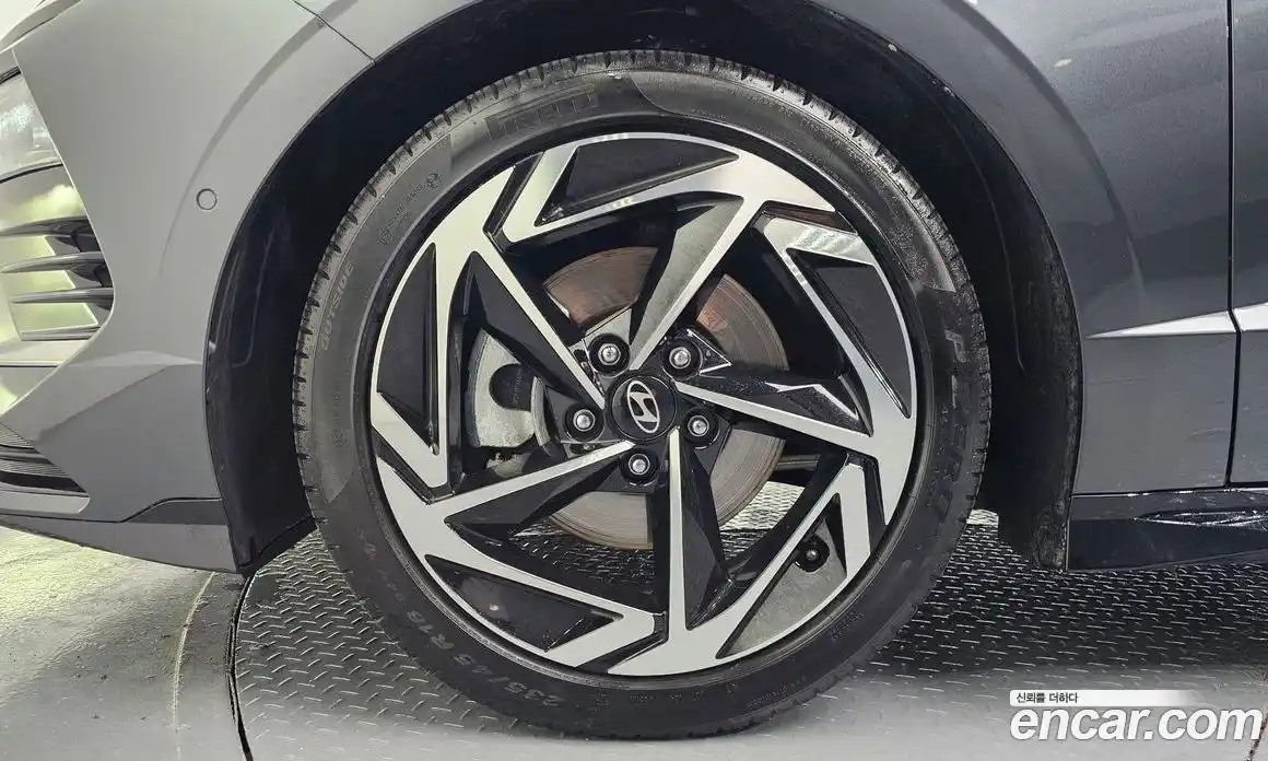 Hyundai Sonata 2024 1.6 автомат (гидро), фото 5