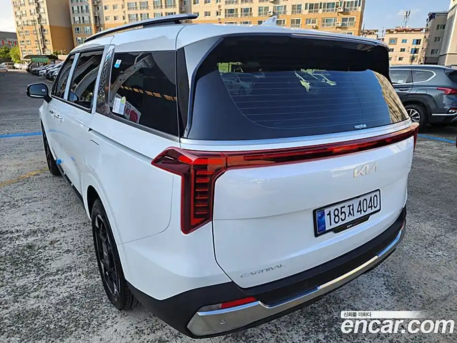 Kia Carnival 2026 1.6 автомат (гидро), фото 17