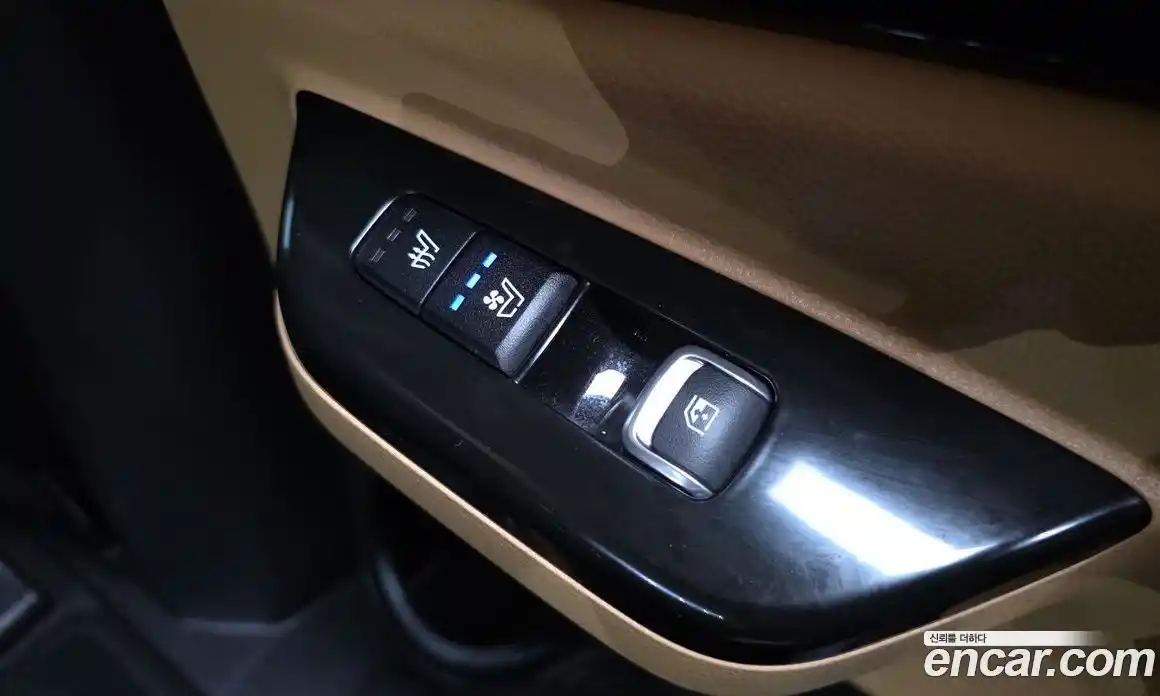 Kia Carnival 2023 3.5 автомат (гидро), фото 36