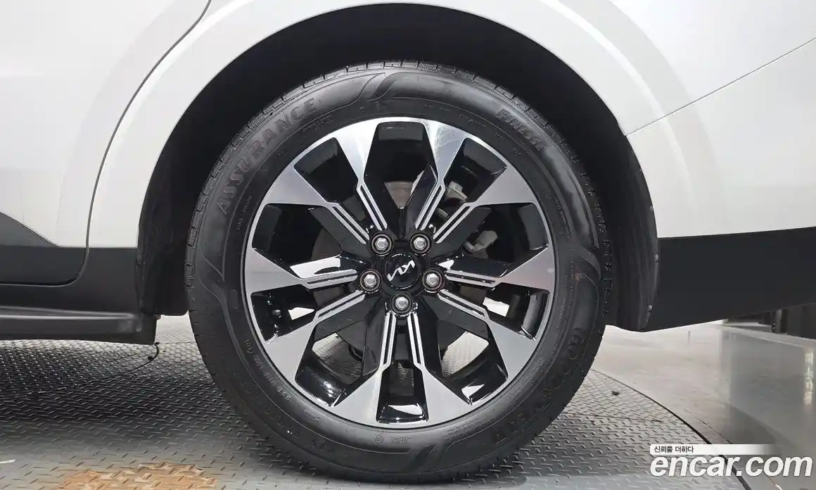 Kia Carnival 2023 3.5 автомат (гидро), фото 6