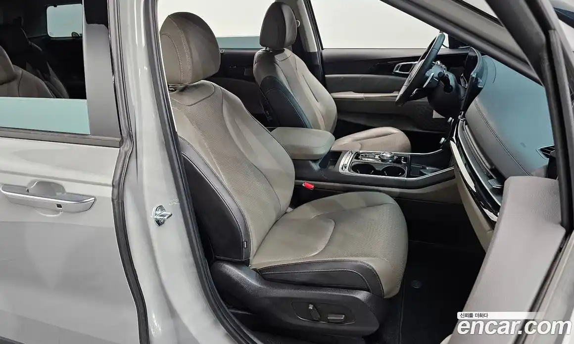 Kia Carnival 2024 1.6 автомат (гидро), фото 16