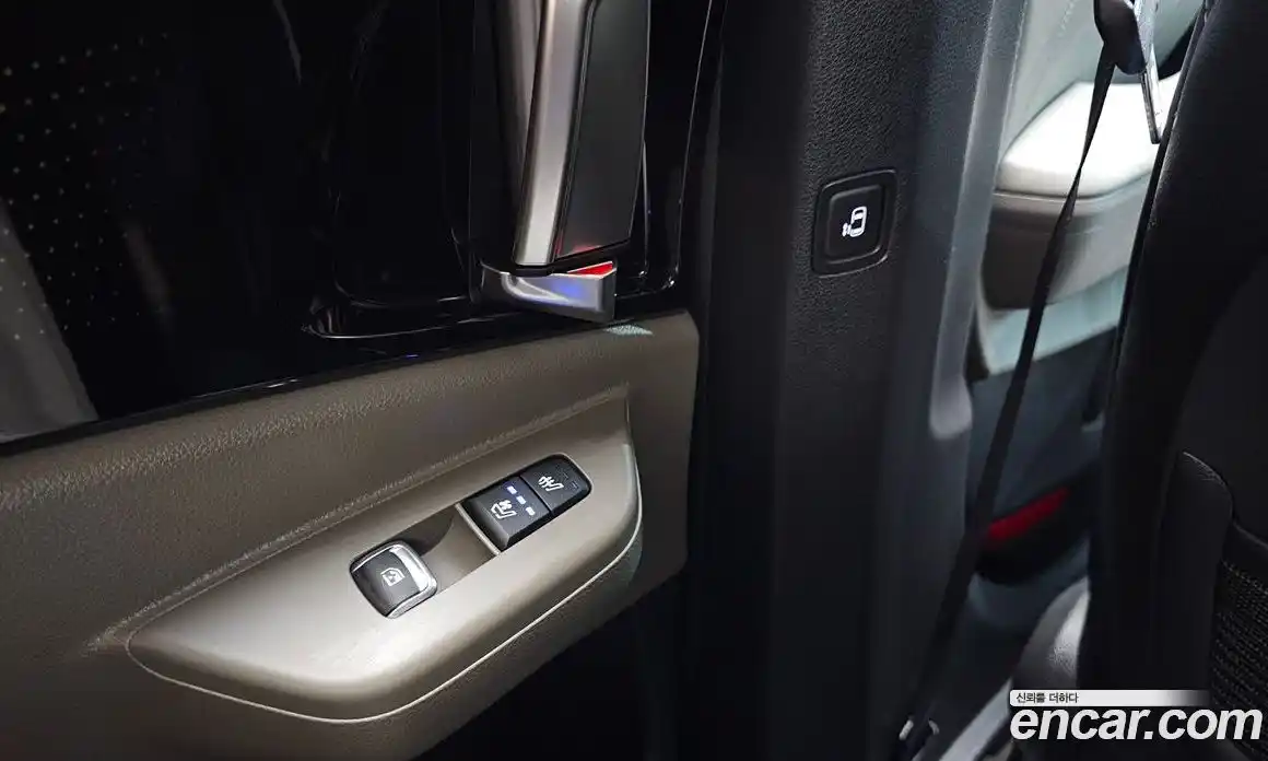 Kia Carnival 2024 1.6 автомат (гидро), фото 27