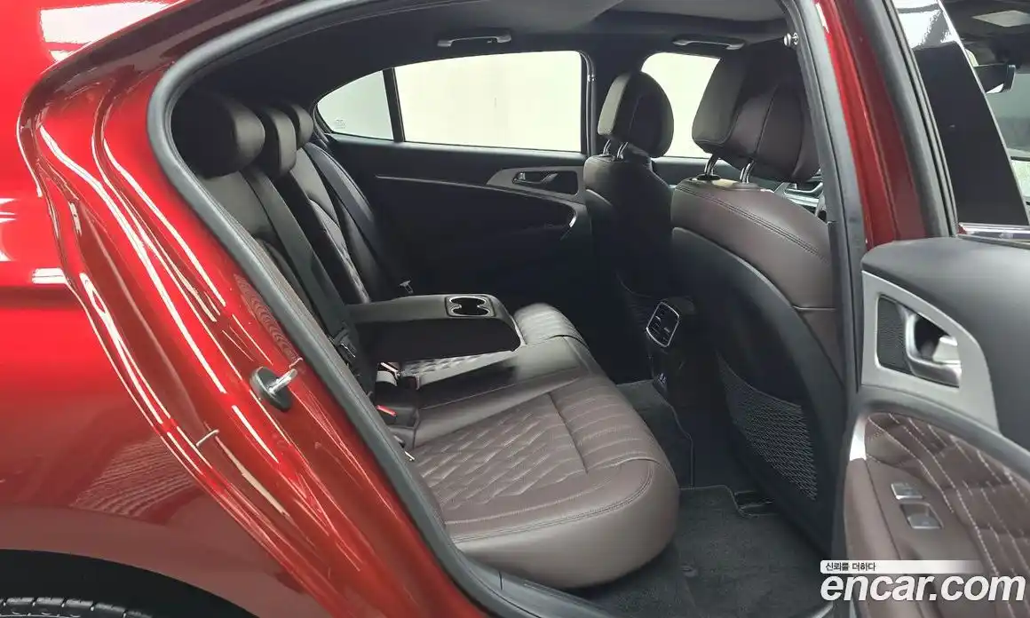 Genesis G70 2024 2.5 автомат (гидро), фото 17