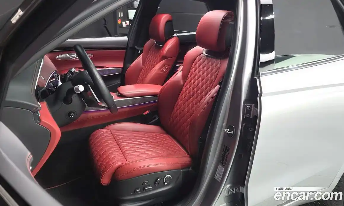 Genesis GV70 2024 2.5 автомат (гидро), фото 24