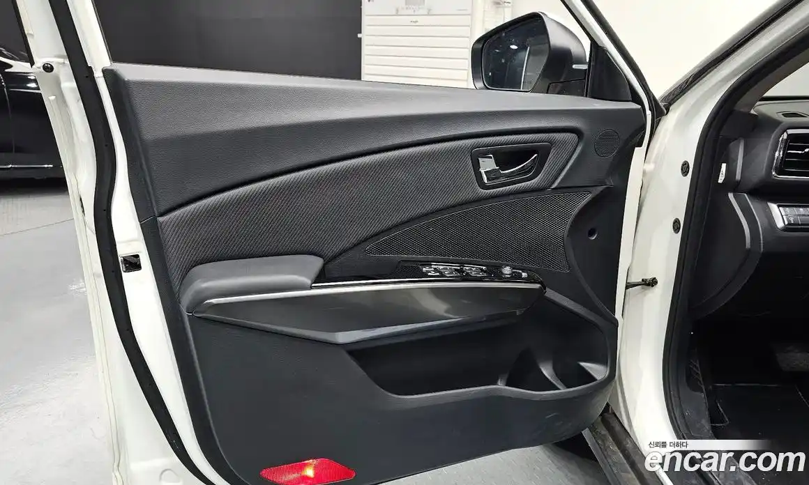SsangYong TIBOLI 2019 1.6 автомат (гидро), фото 14