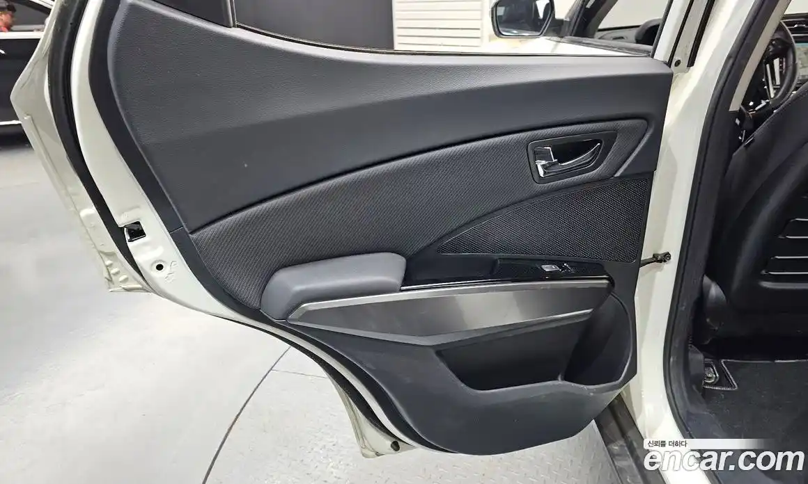 SsangYong TIBOLI 2019 1.6 автомат (гидро), фото 15