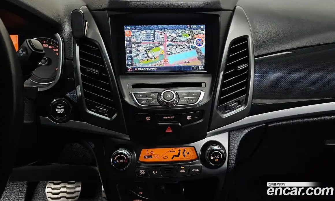 SsangYong Korando 2017 2.2 автомат (гидро), фото 14