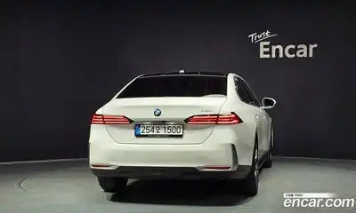 BMW 5 серия 2025 2.0 автомат (гидро), миниатюра 4