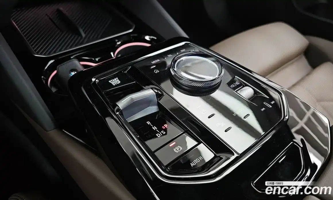 BMW 5 серия 2025 2.0 автомат (гидро), фото 9