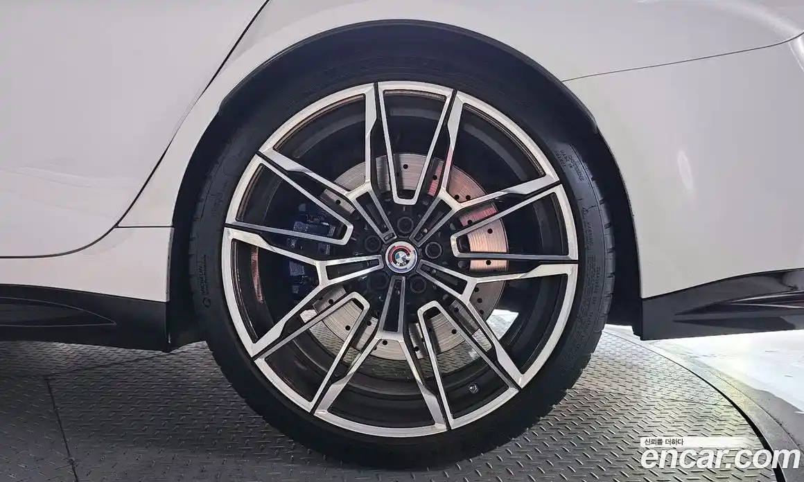 BMW M3 2024 3.0 автомат (гидро), фото 7